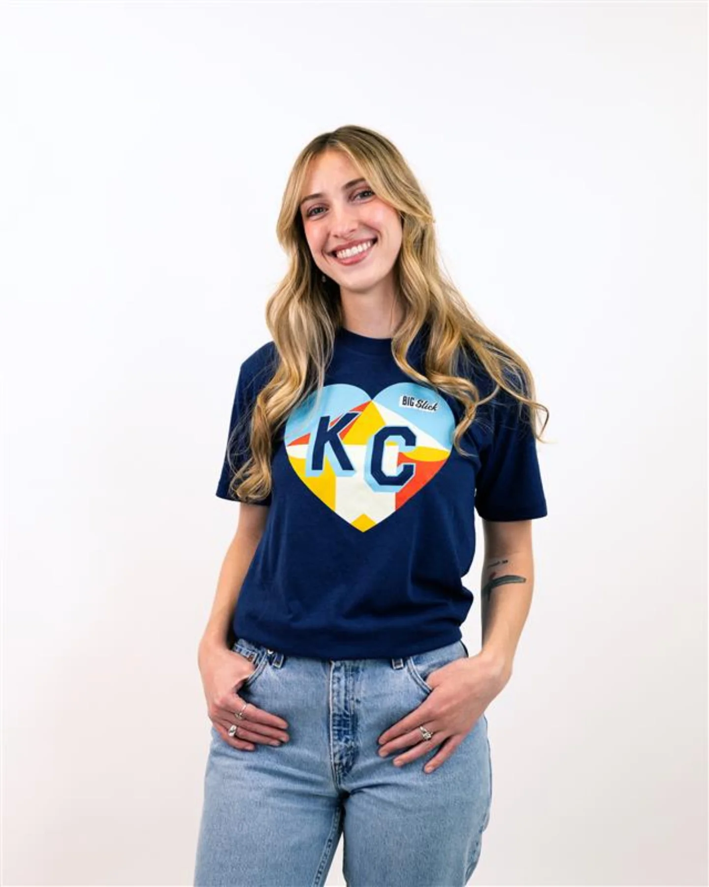 Big Slick 2026 KC Heart Heather Navy T-Shirt - Image 4