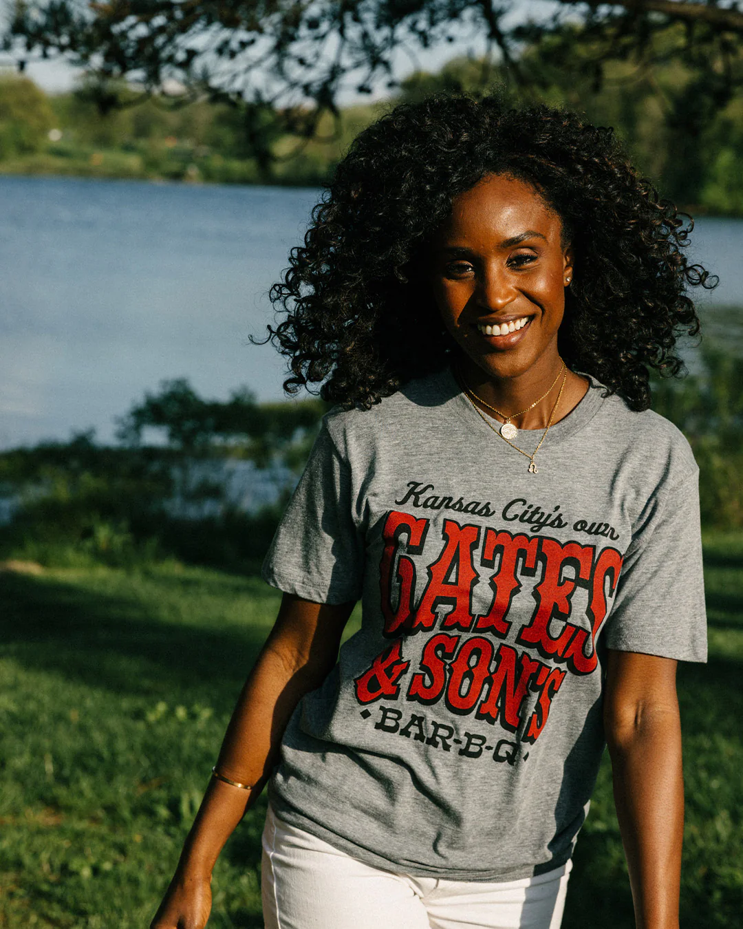 Gates & Son's Bar-B-Q Vintage Grey T-Shirt - Image 2